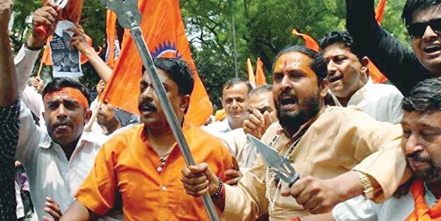 Büyük alçaklık... Müslüman kadınlara Hindutva tacizi!