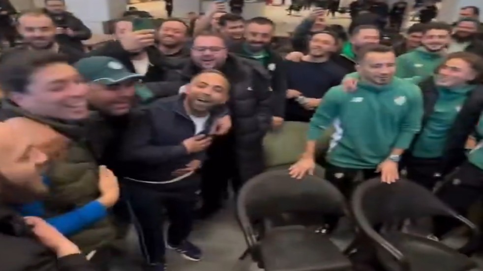 Büyük beğeni topladı Bursaspor galibiyeti ilahi ile kutladı