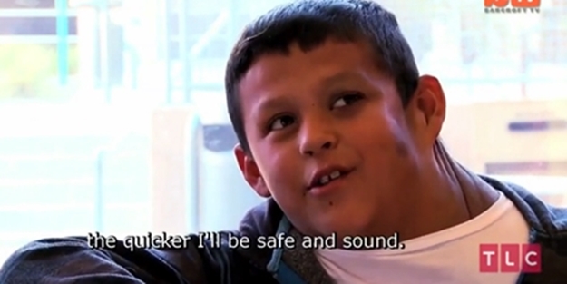 Büyük bir tümörle yaşam mücadelesi veriyor