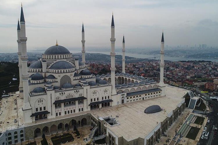 Büyük Çamlıca’ya ulaşımı bakanlık sağlayacak