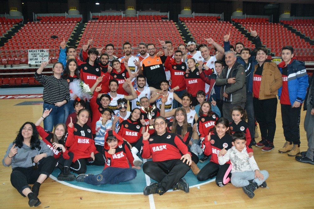 Büyük erkeklerde finali 87-77 kazanan Hasketbol Gençlik şampiyon oldu 