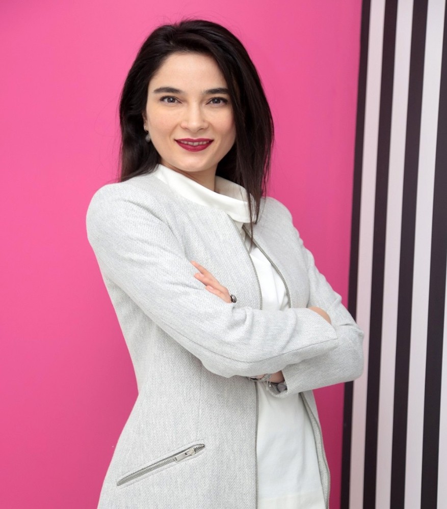 Büyük göğüsler kamburluğa neden olabilir 