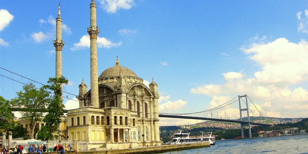 Büyük Mecidiye Camii ibadete açıldı