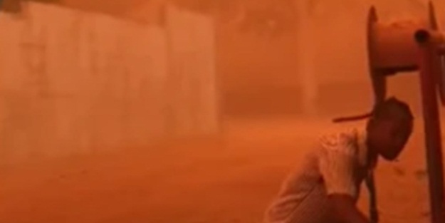 Büyük panik! Nijer’de gökyüzü kızıla döndü