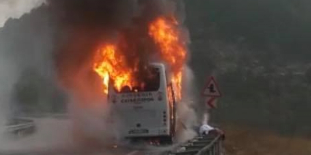 Büyük panik! Takım otobüsü yandı