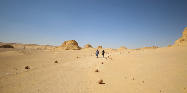 Büyük şoka uğradılar! Çölün ortasından bakın ne fışkırıyor! Arkeologlar şaşkın...
