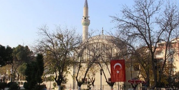 Cami hoparlöründen Tatlıses şarkısı çaldırdılar!