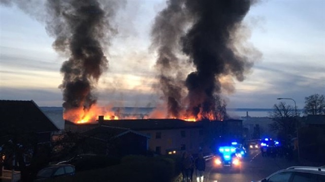 Büyük yangında 156 kişi binadan tahliye edildi