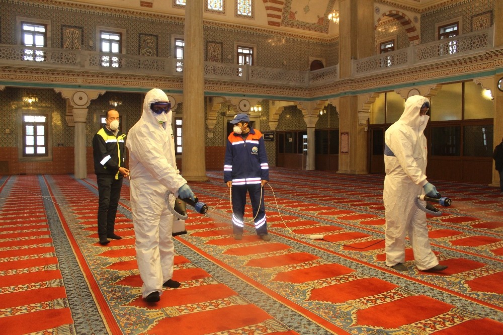 Büyükçekmece Belediyesi Korona virüse karşı dezenfekte işlemi başlattı 
