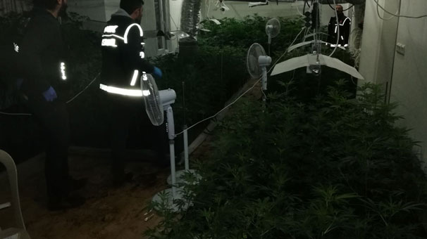 Büyükçekmece'de lüks villaya baskın! Son yılların en büyüğü...