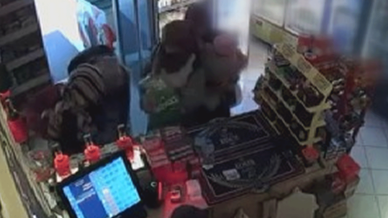 Büyükçekmece'deki hırsızlık anı böyle görüntülendi!