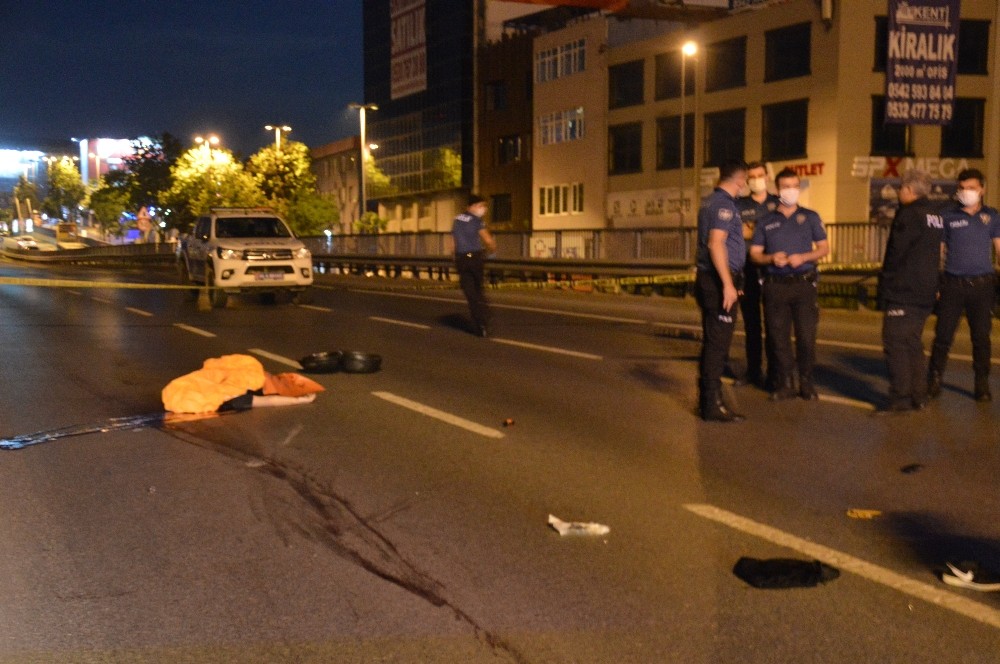 Büyükdere Caddesinde motosiklet kazası: 1 ölü 
