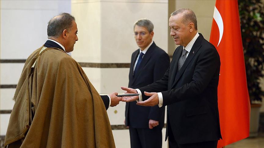 Büyükelçilerden Erdoğan'a güven mektubu