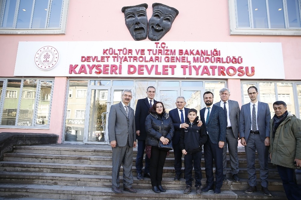 Büyükkılıç’ın gayretleri ile Devlet Tiyatrosu Kayseri’de 