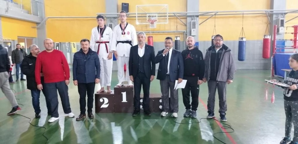 Büyükler ve Gençler Taekwondo İl Birinciliği Tamamlandı 