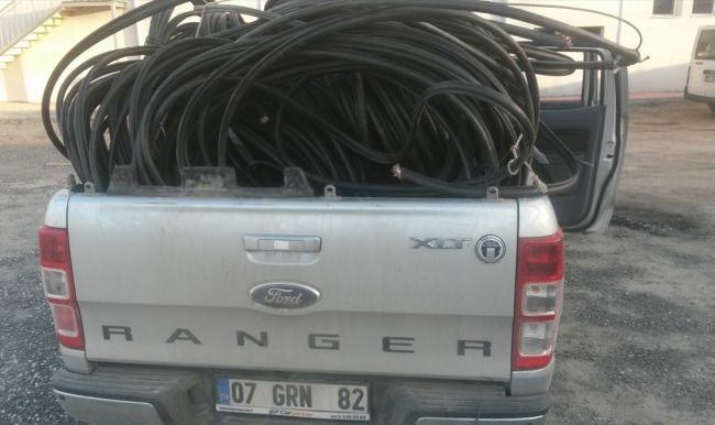 Büyükorhan'da kablo hırsızlığı