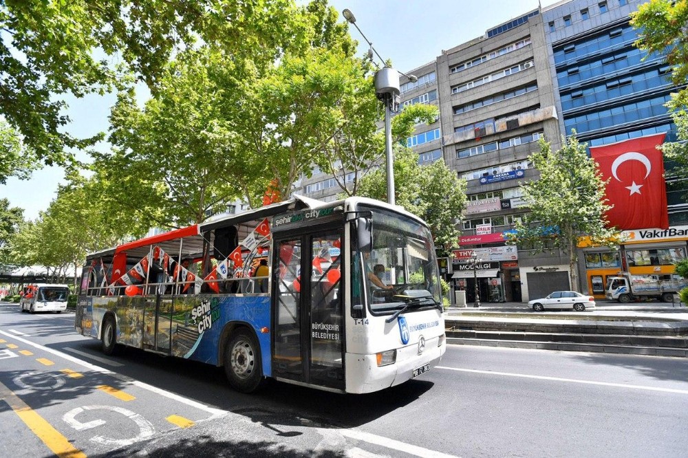 Büyükşehir 19 Mayıs coşkusunu evlere taşıdı 