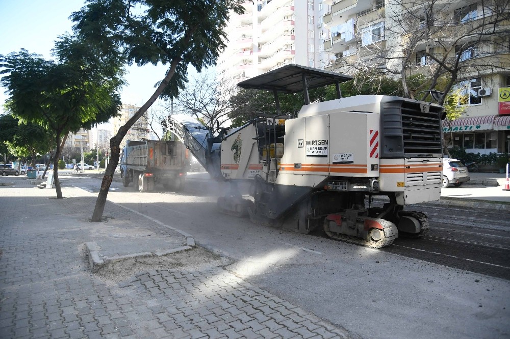 Büyükşehir, asfaltlama çalışmalarını aralıksız sürdürüyor 