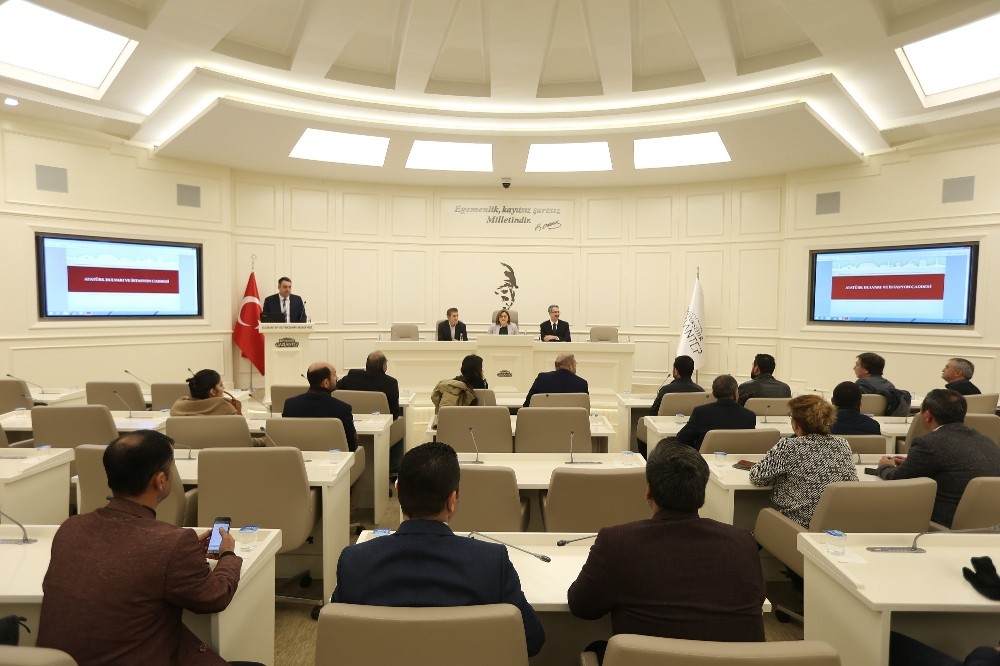 Büyükşehir, Atatürk Bulvarı ve İstasyon Caddesi için kolları sıvadı 
