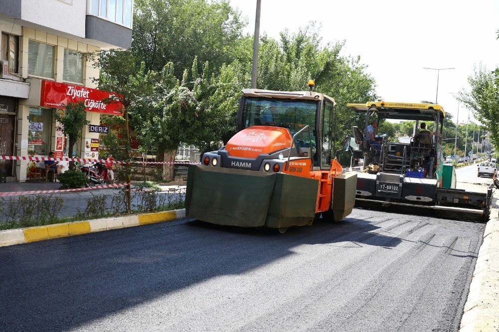 Büyükşehir Batı Gazi’de asfaltlama çalışmasına başladı 