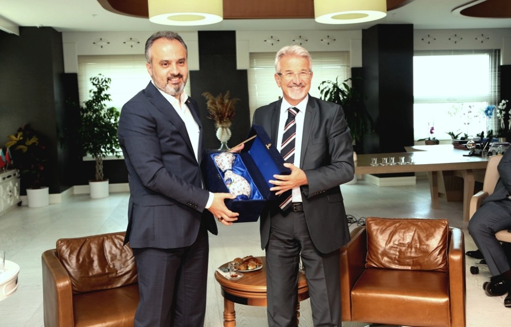 Büyükşehir Belediye Başkanı Aktaş’tan Nilüfer Belediye Başkanı Turgay Erdem’e “Hayırlı olsun” ziyareti 