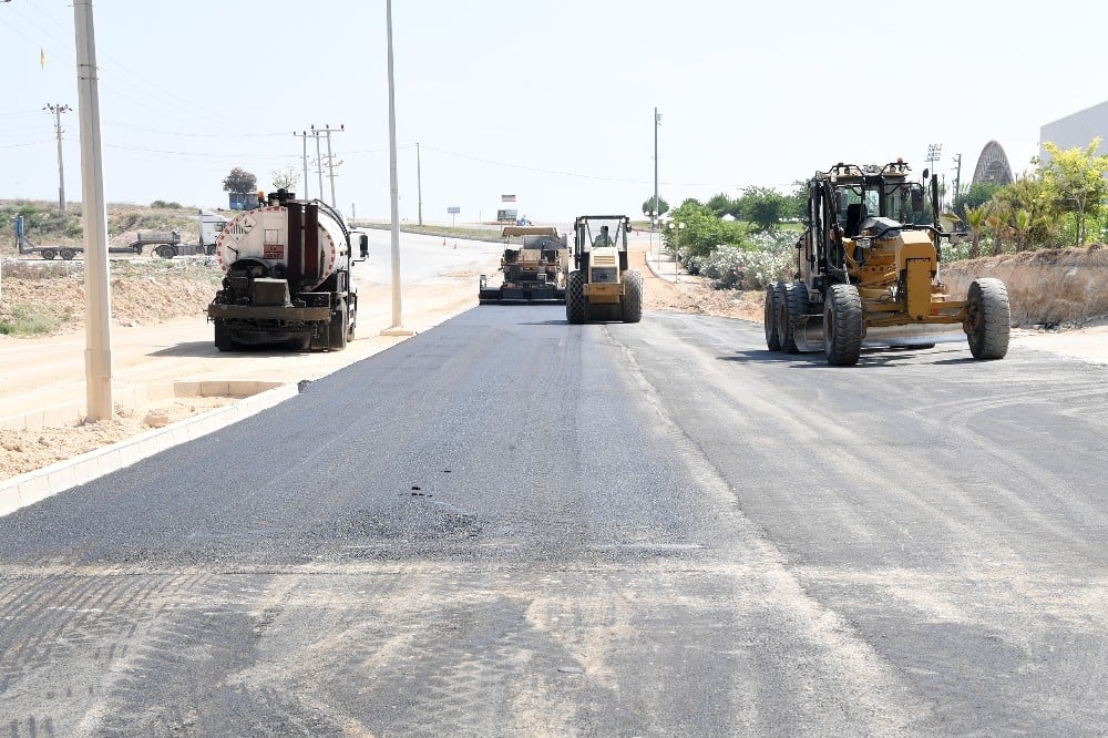 Büyükşehir Belediyesi, 14 ayda 202 bin 137 ton sıcak asfalt döktü 