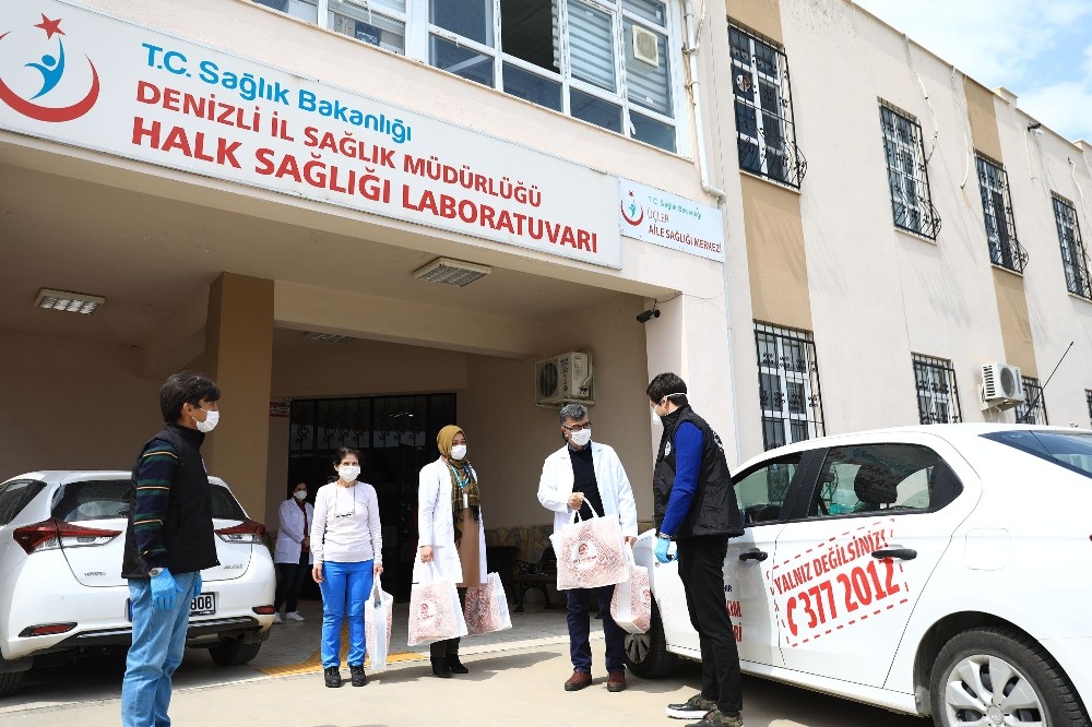 Büyükşehir Belediyesi Aile Sağlığı Merkezlerine koruyucu set dağıttı 