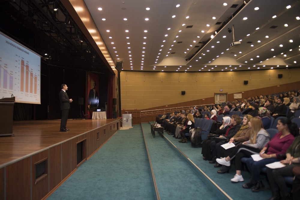 Büyükşehir Belediyesi “Bilinçli Teknoloji Kullanımı Eğitim Semineri” düzenledi 