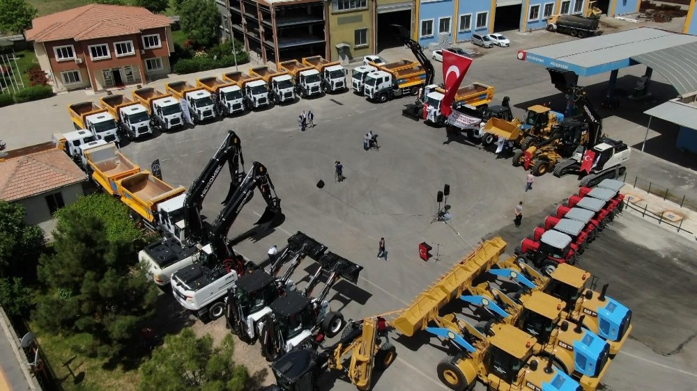 Büyükşehir Belediyesi Diyarbakır’a hizmet için çalışıyor 