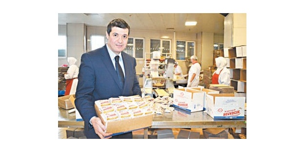 Büyükşehir Belediyesi karda helva dağıttı