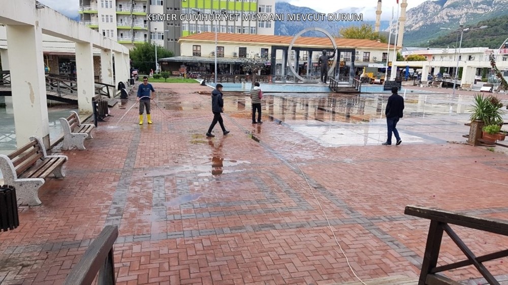 Büyükşehir Belediyesi Kemer Cumhuriyet Meydanı’nı yeniliyor 