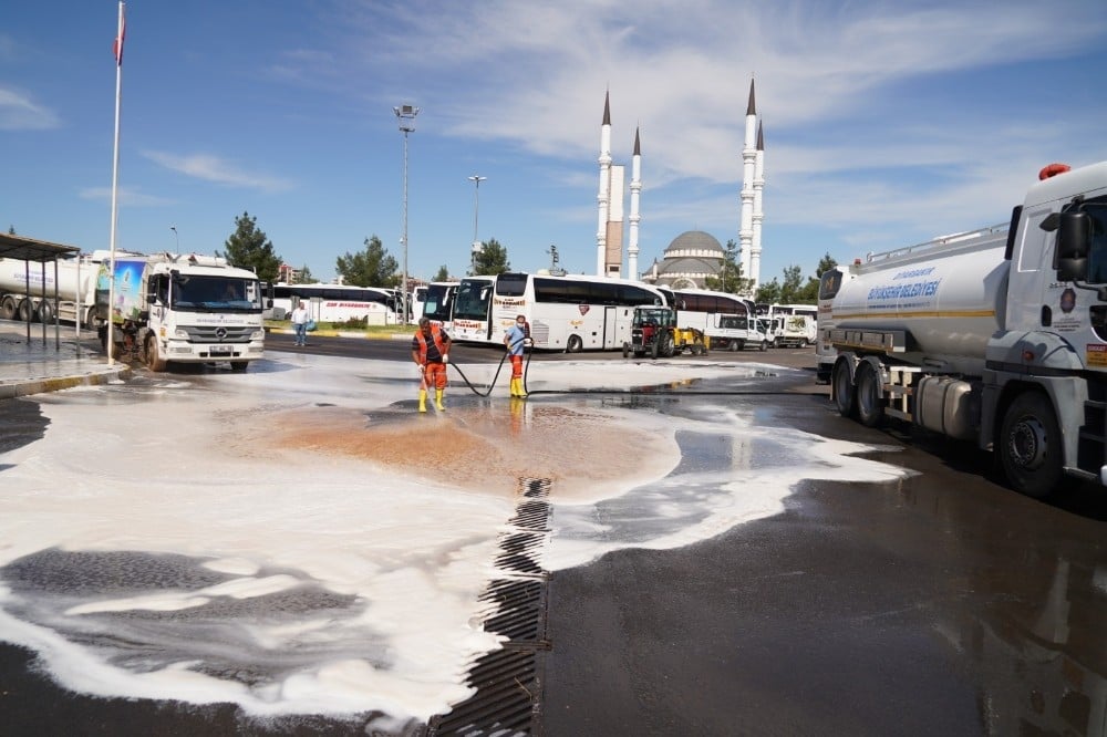 Büyükşehir Belediyesi Otogar’da A’dan Z’ye temizlik çalışması yürüttü 