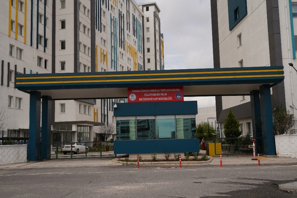 Büyükşehir Belediyesi toplu yaşam alanlarına el dezenfekte üniteleri yerleştirdi 
