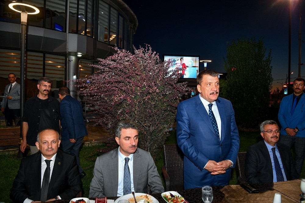Büyükşehir Belediyesinden Muharrem iftarı verildi 