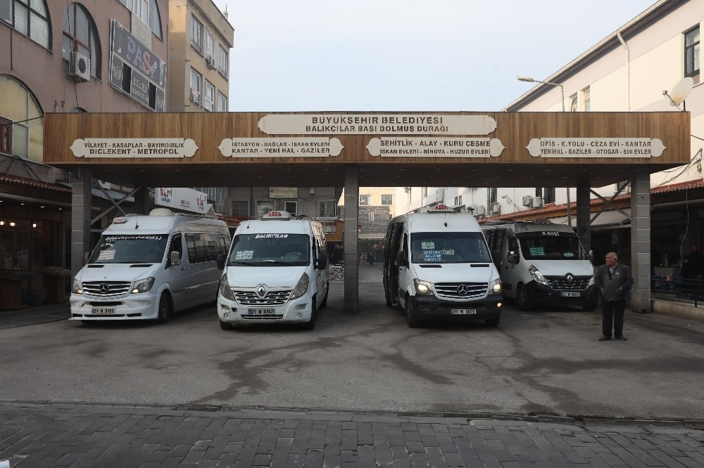 Büyükşehir Belediyesi’nden tabelalara düzenleme 