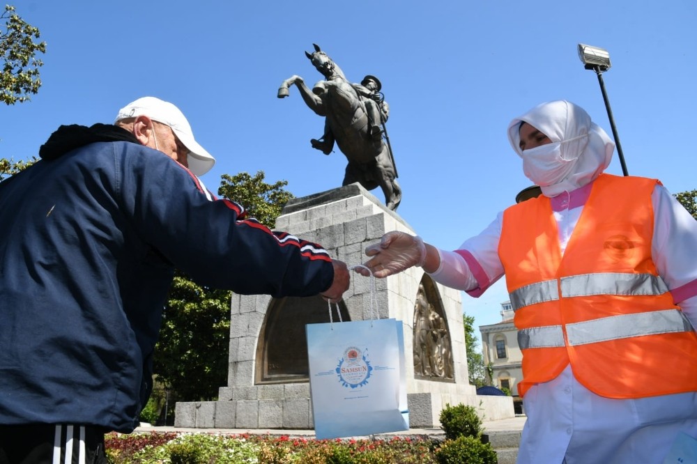 Büyükşehir Belediyesi’nden yaşlılara anlamlı hediye 