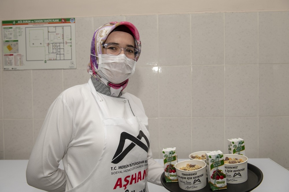 Büyükşehir Belediyesinin yemekleri 200 bin kişiye ulaştı 