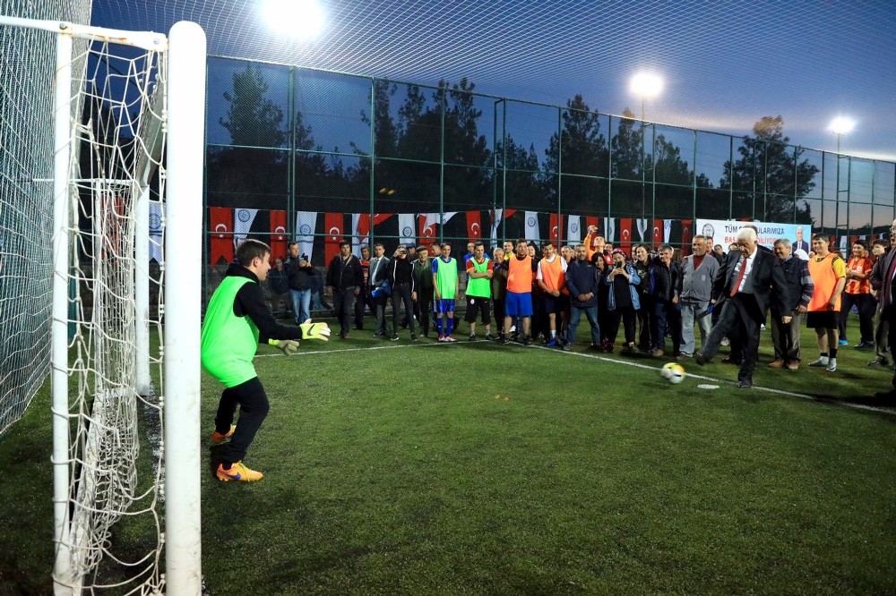 Büyükşehir Denizova Halı saha ve tesisini açtı 
