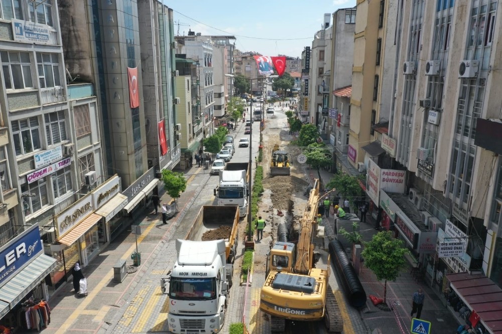 Büyükşehir Efeler’de altyapıyı yeniliyor 