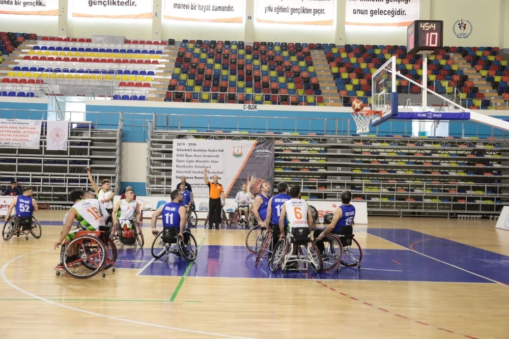 Büyükşehir ekibi zorlu virajı galibiyetle geçti 