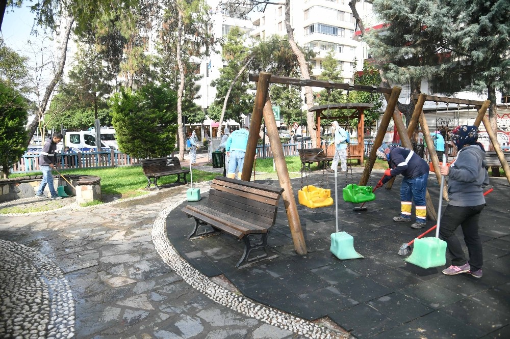 Büyükşehir ekipleri, koronavirüse karşı seferber oldu 