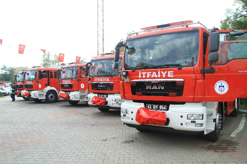 Büyükşehir ekipleri yağışta teyakkuza geçti 