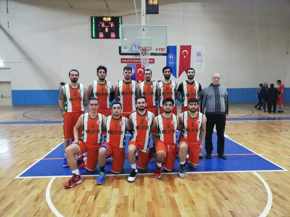 Büyükşehir Erkek Basketbol Takımı sezonu namağlup tamamladı 