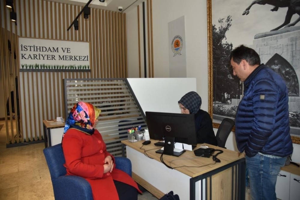 Büyükşehir İstihdam ve Kariyer Merkezi 253 vatandaşı iş sahibi yaptı 