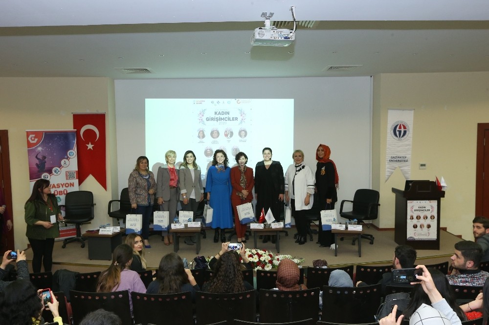 Büyükşehir, kadın girişimcileri öğrencilerle buluşturdu 