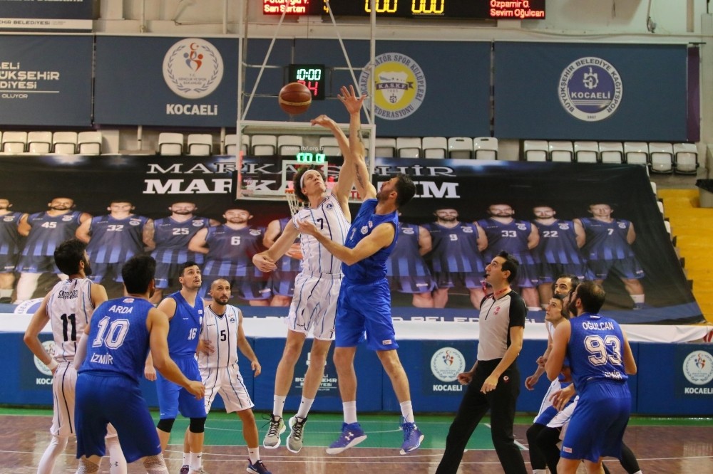 Büyükşehir Kağıtspor evinde yenilmiyor 
