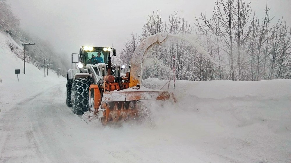 Büyükşehir Kar Timleri karla mücadeleye hazır 
