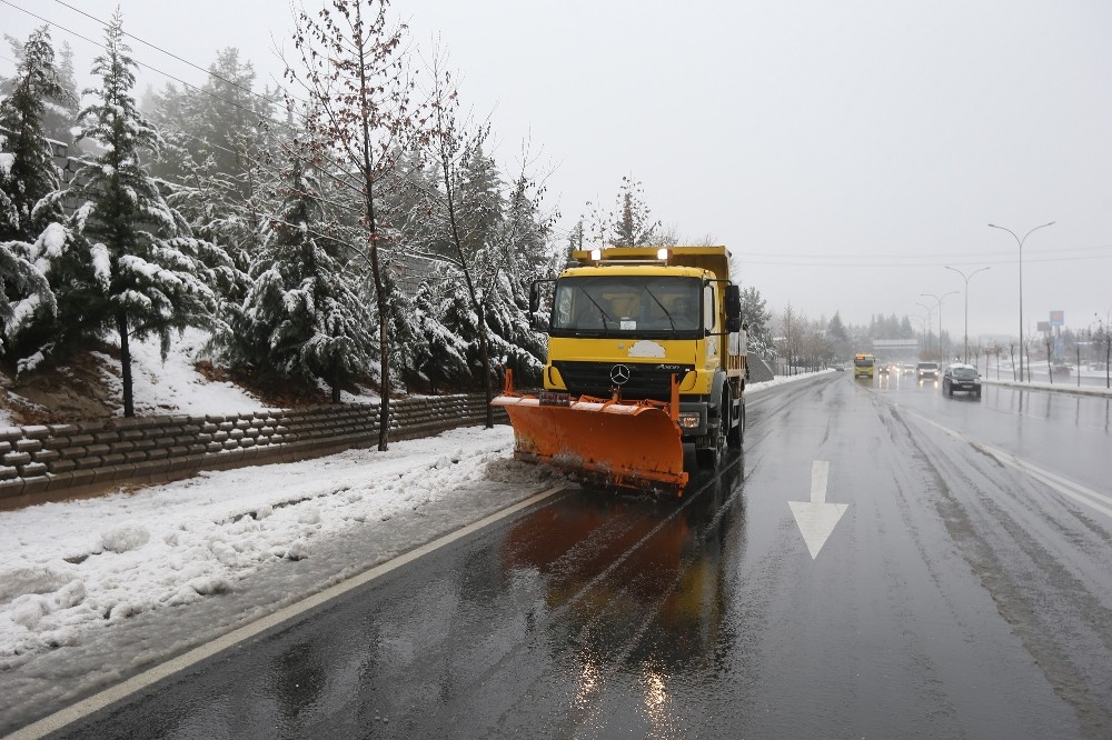 Büyükşehir, karla mücadeleye hazır 