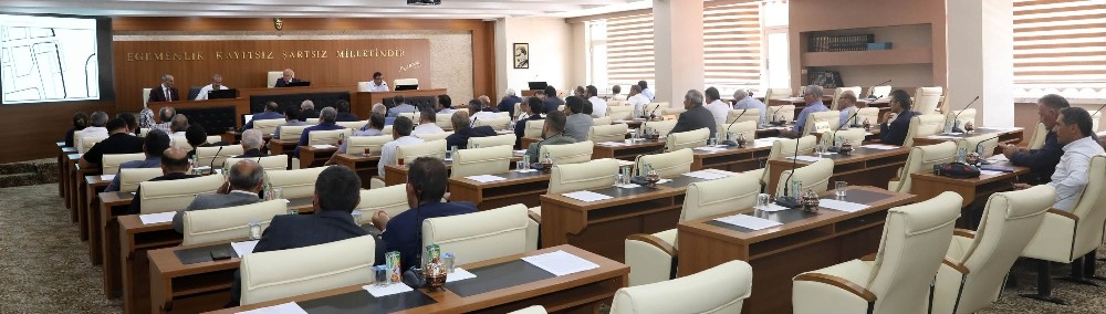 Büyükşehir Meclisi’nde hizmet vurgusu 