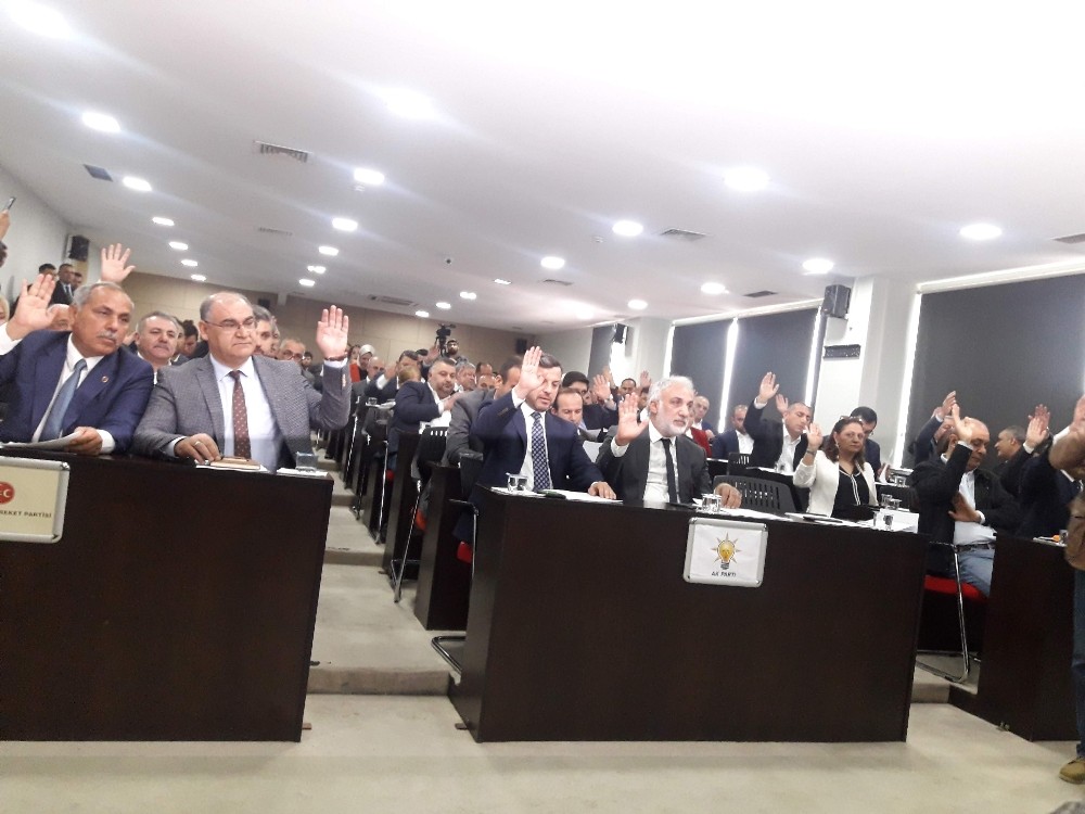Büyükşehir Meclisinde Kadınlar Günü konuşmaları 